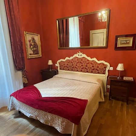 La Boheme Bed & Breakfast ลุคคา ภายนอก รูปภาพ