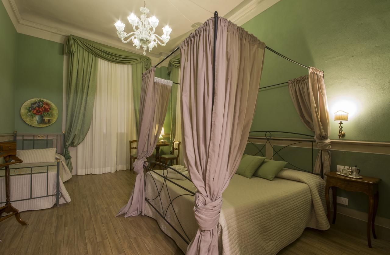 La Boheme Bed & Breakfast ลุคคา ภายนอก รูปภาพ